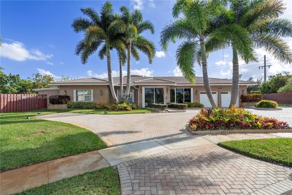 Bonaventure Lakes, 16634 Golfview Dr, Weston, Florida 33326, image 1