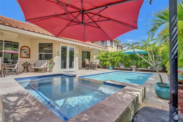 Malibu Pointe At Silver Lakes, 1543 NW 182nd Way, Pembroke Pines, Florida 33029, image 2