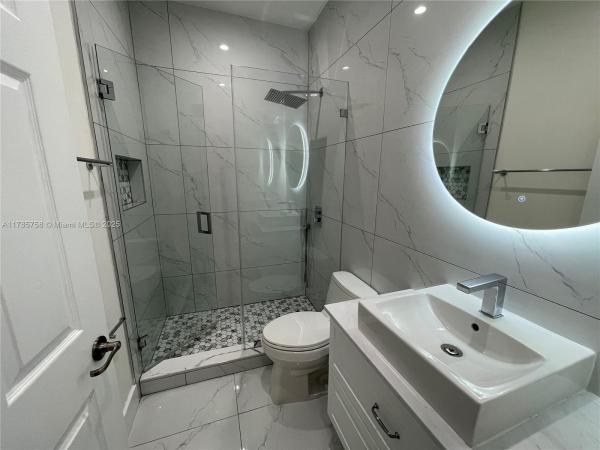 Bonterra, 9231 W 32nd Ln, Hialeah, Florida 33018, image 1