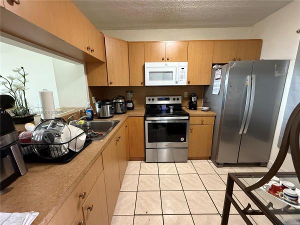 19805 SW 114 Ave #315, Unincorporated Dade County, Florida 33157, image 1