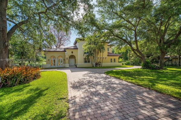 Sunkist Estates, 6075 SW 85th Ave, Olympia Heights, Florida 33143, image 3