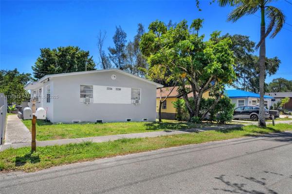 Liberia, 2236 Greene St, Hollywood, Florida 33020, image 1