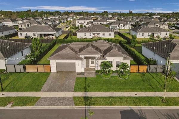 29074 SW 168th Ct, Unincorporated Dade County, Florida 33030, image 1