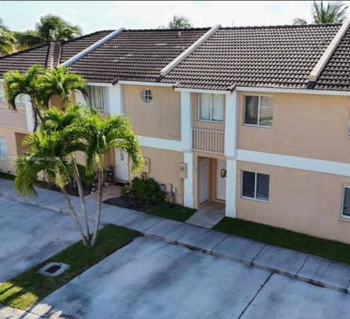 Weitzer Serena Lakes Townhomes, 17718 SW 139th Ct, Richmond West, Florida 33177, image 3