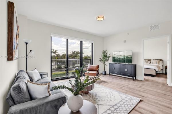 3701 N Dixie Hwy #204, Oakland Park, Florida 33334, image 1