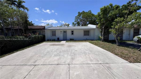 15014 SW 113th Pl, Unincorporated Dade County, Florida 33176, image 1