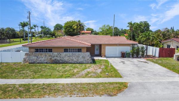 Palm Springs Lakes, 7600 W 15th Ave, Hialeah, Florida 33014, image 1