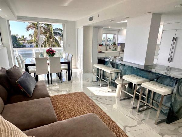 The Royal Club, 2457 Collins Ave #408, Miami Beach, Florida 33140, image 1