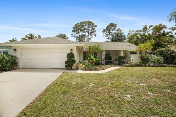 Sugar Pond Manor, 710 Daffodil Dr, Wellington, Florida 33414, image 1