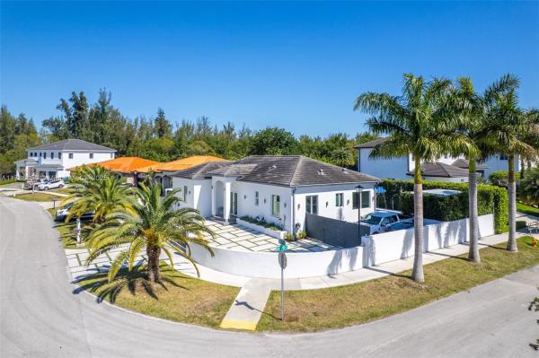 Jacqueline Gardens, 20501 SW 79th Ct, Cutler Bay, Florida 33189, image 3