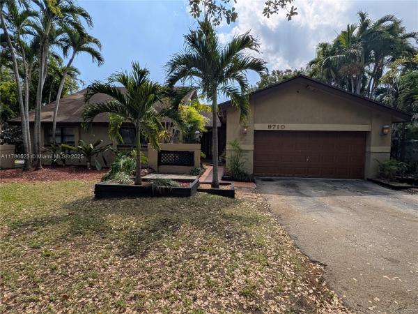 Kendale Country Club Estates, 9710 SW 103rd Ave, Kendall, Florida 33176, image 1