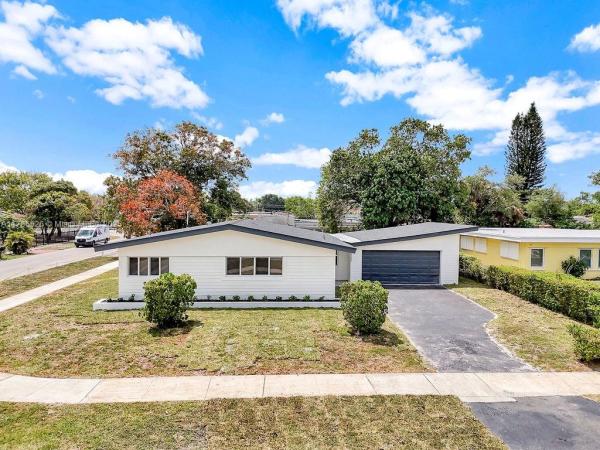 Carol City Gardens, 3950 NW 189th Ter, Miami Gardens, Florida 33055, image 2