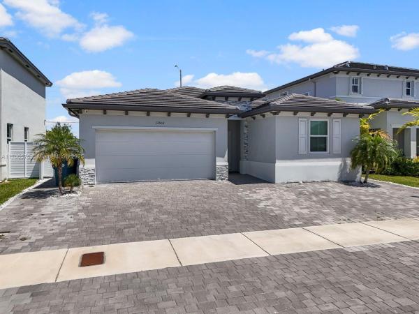 Galiano Pointe, 13503 SW 184th Ter, Richmond West, Florida 33177, image 3
