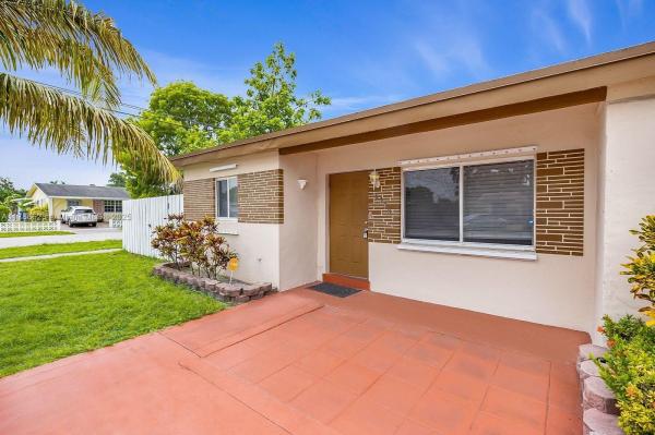 Hollywood Pines, 6200 Wiley St, Hollywood, Florida 33023, image 2