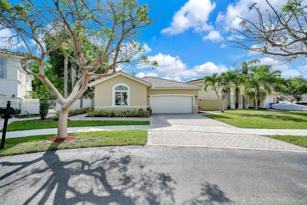 Goldvue Estates, 4643 NW 94th Pl, Doral, Florida 33178, image 1