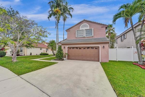 Brittany At Silver Lakes, 1021 NW 173rd Ave, Pembroke Pines, Florida 33029, image 1