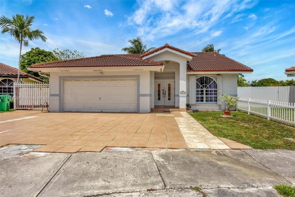 Bird Lakes South, 5300 SW 142nd Pl, Kendale Lakes, Florida 33175, image 3
