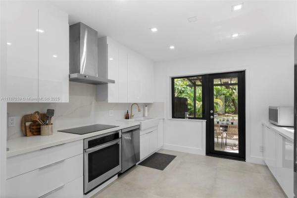 Bryan, 829 SW 4th Ct, Fort Lauderdale, Florida 33312, image 1