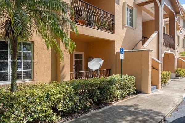 Poinciana Lakes Villas, 17455 NW 75th Pl #107, Hialeah, Florida 33015, image 2