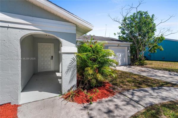 461 SE Evans Ave, Port St. Lucie, Florida 34984, image 3