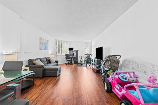 Oceanview B, 19380 Collins Ave #226, Sunny Isles Beach, Florida 33160, image 2