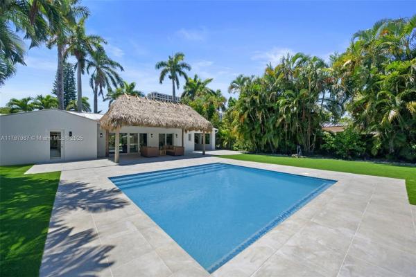1511 NE 108th St, Unincorporated Dade County, Florida 33161, image 2