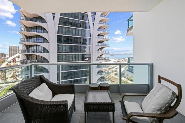 900 Biscayne Bay, 900 Biscayne Blvd #2410, Miami, Florida 33132, image 2