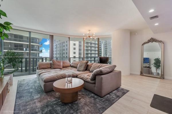 Brickell Heights East, 45 SW 9th St #1808, Miami, Florida 33130, image 1