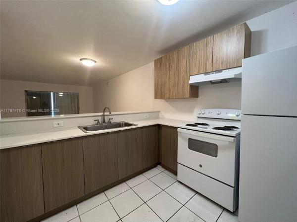 15205 NE 6th Ave #D112, Unincorporated Dade County, Florida 33162, image 1