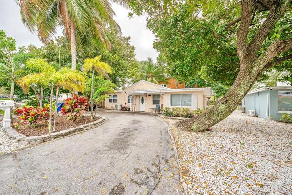 Croissant Park, 218 SW 14th Ct, Fort Lauderdale, Florida 33315, image 1