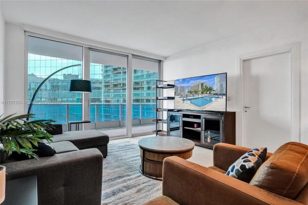 Epic Hotel & Residences, 200 Biscayne Boulevard Way #3211, Miami, Florida 33131, image 1