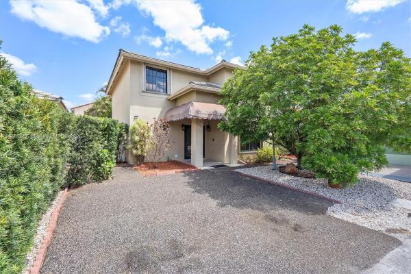 5259 NW 186th Ln, Miami Gardens, Florida 33055, image 1