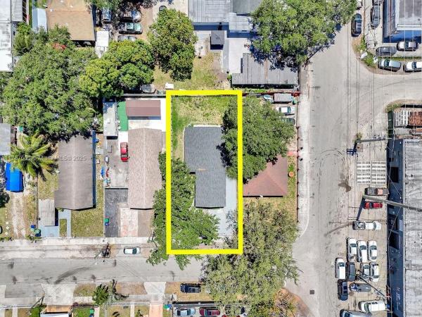 Seminole Lawn, 3384 NW 52nd St, Brownsville, Florida 33142, image 2