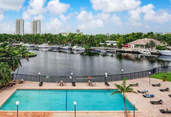 De Soto Park South, 701 Three Islands Blvd #217, Hallandale Beach, Florida 33009, image 2