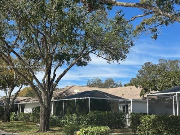 Sun Terrace At The Oaks, 3903 Water Oak Ct, Palm Beach Gardens, Florida 33410, image 1