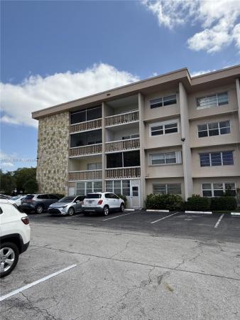 Gulfstream Garden, 410 SE 2nd St #122, Hallandale Beach, Florida 33009, image 1