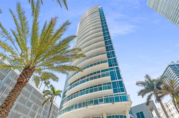 Platinum, 480 NE 30th St #1807, Miami, Florida 33137, image 1