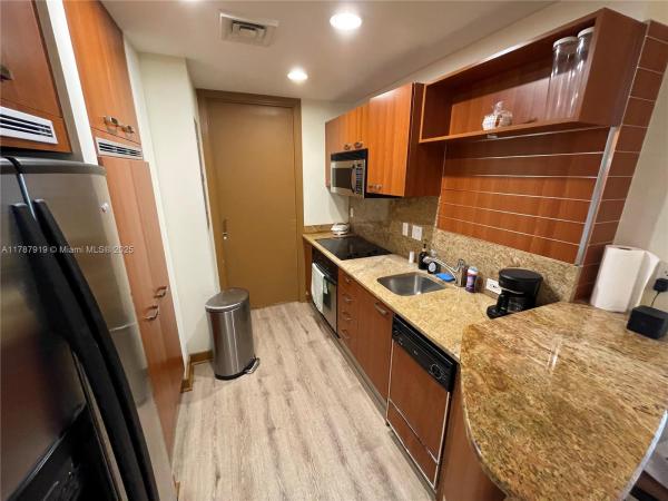 Mayfield, 1395 Brickell Ave #3211, Miami, Florida 33131, image 2
