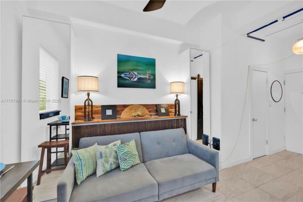 Mantell Plaza, 255 W 24th St #136, Miami Beach, Florida 33140, image 2