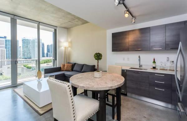 Centro, 151 SE 1st St #1807, Miami, Florida 33131, image 1