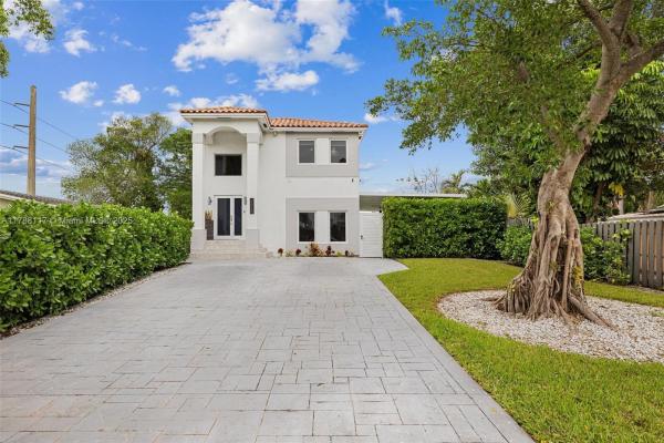2615 NE 213th St, Miami, Florida 33180, image 1