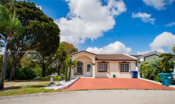 7689 NW 180th Ter, Hialeah, Florida 33015, image 1