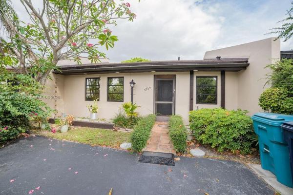 5229 SW 139th Ct, Miami, Florida 33175, image 1