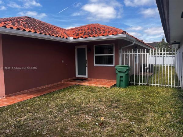 Leomar Homes, 880 NW 133rd Ave, Tamiami, Florida 33182, image 2