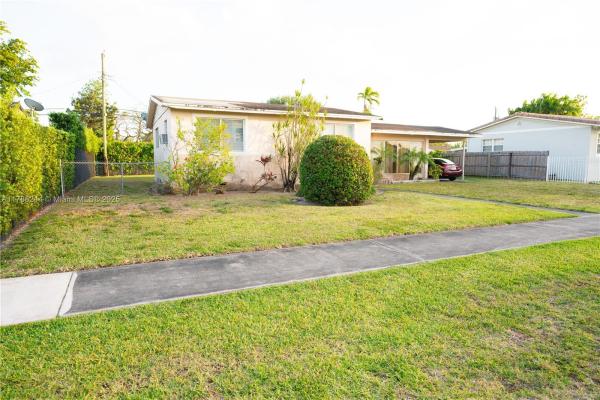 Coral Way Village, 8440 SW 27th Ter, Westchester, Florida 33155, image 3