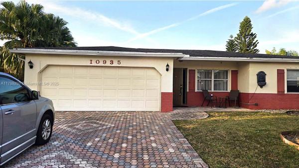 Palmetto Pines, 10935 Gable St, Boca Raton, Florida 33428, image 1