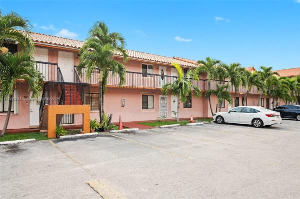 Hialeah Club Villas, 2170 W 60th St #16202, Hialeah, Florida 33016, image 2