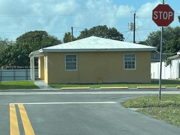 Hallandale Garden Park, 417 SW 3rd St, Hallandale Beach, Florida 33009, image 1