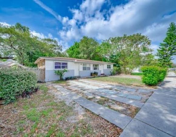 1350 NE 149th St, Unincorporated Dade County, Florida 33161, image 1
