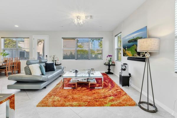Parkview At Hillcrest, 1105 Banyan Dr, Hollywood, Florida 33021, image 1
